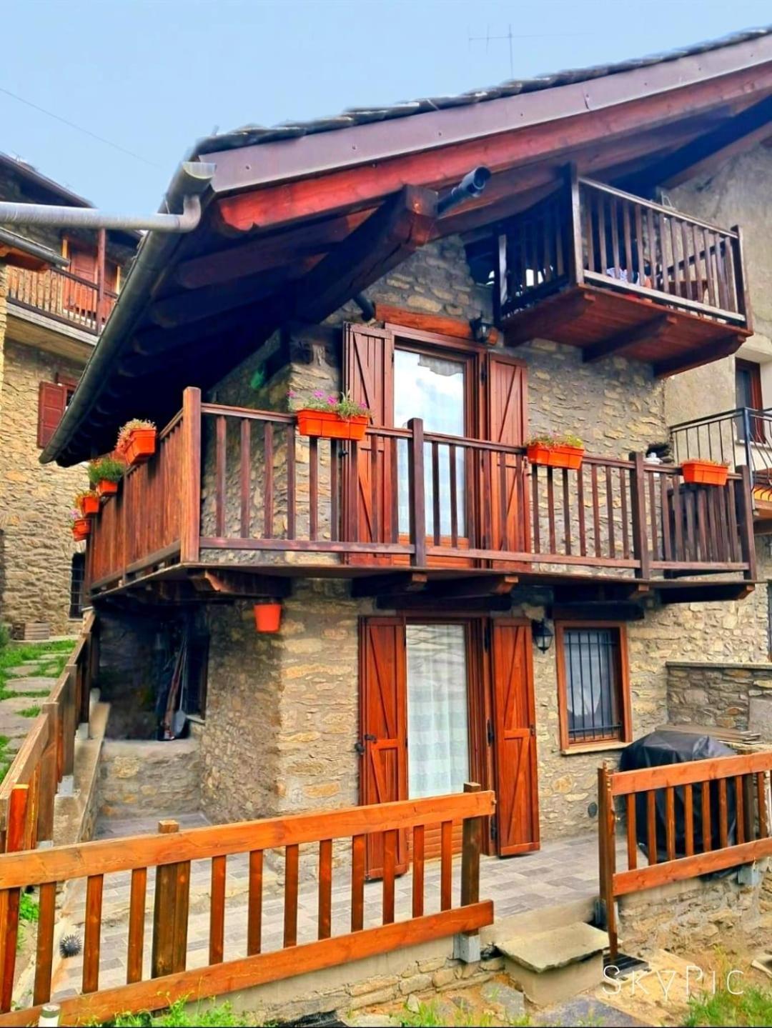 Maison Bellevue - Locazione Turistica Breve Leilighet Aosta Eksteriør bilde